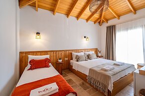 Hatica by Fora Alaçatı