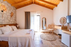 Hatica by Fora Alaçatı