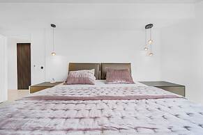 Ocean view Amazing 3BR at Tiffany House