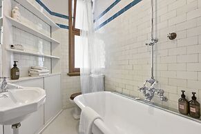 Heritage Apartment on City Fringe