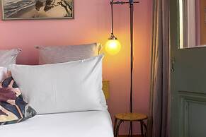 Heritage Apartment on City Fringe