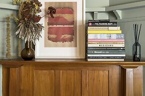 Heritage Apartment on City Fringe