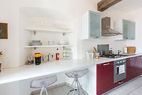 Lake View Terrace Apartment