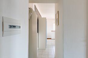 Lake View Terrace Apartment