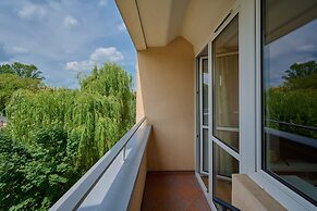 Bright & Stylish Gajowicka by Renters