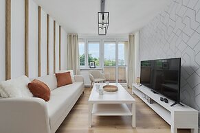 Bright & Stylish Gajowicka by Renters