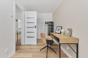 Bright & Stylish Gajowicka by Renters