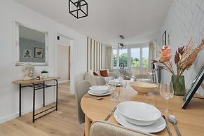 Bright & Stylish Gajowicka by Renters