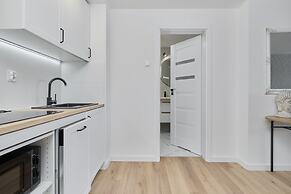 Bright & Stylish Gajowicka by Renters