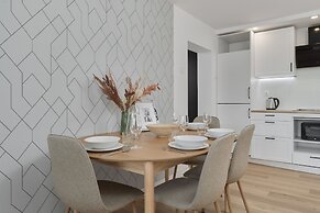 Bright & Stylish Gajowicka by Renters