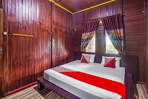 OYO 92225 Filadelfia Resto & Penginapan Near Benteng Moraya