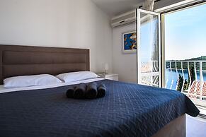 Zenith Apartment by DuHomes