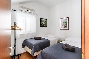 Zenith Apartment by DuHomes