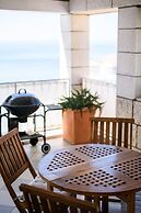 Zenith Apartment by DuHomes