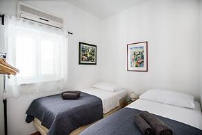 Zenith Apartment by DuHomes