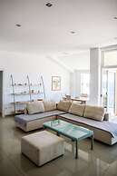 Zenith Apartment by DuHomes