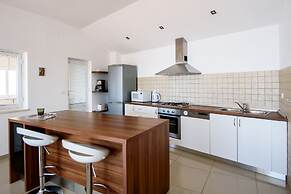 Zenith Apartment by DuHomes