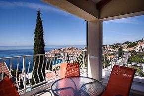 Zenith Apartment by DuHomes