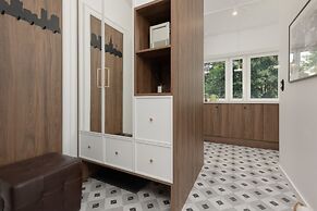 Stylish Apartment Nowolipie by Renters