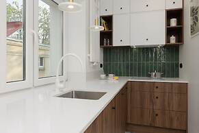 Stylish Apartment Nowolipie by Renters