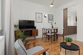 Stylish Apartment Nowolipie by Renters