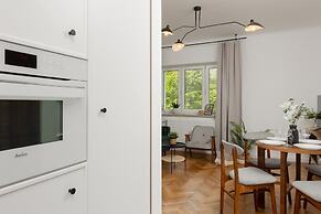 Stylish Apartment Nowolipie by Renters
