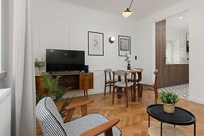 Stylish Apartment Nowolipie by Renters