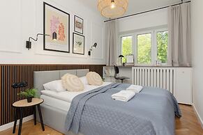 Stylish Apartment Nowolipie by Renters
