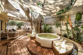 Charming 2BR Apt w a Breathtaking Patio