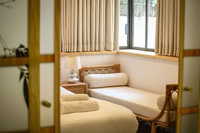 Charming 2BR Apt w a Breathtaking Patio