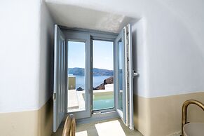 SantorOia Luxury Suites