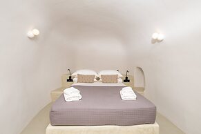SantorOia Luxury Suites