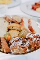 SantorOia Luxury Suites