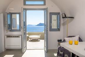SantorOia Luxury Suites