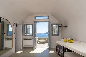 SantorOia Luxury Suites