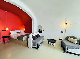 SantorOia Luxury Suites