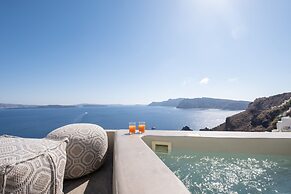 SantorOia Luxury Suites