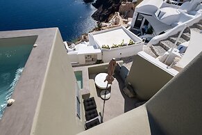 SantorOia Luxury Suites