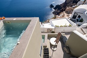 SantorOia Luxury Suites