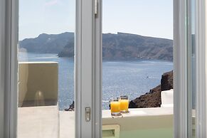 SantorOia Luxury Suites
