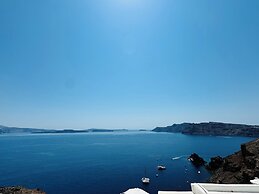 SantorOia Luxury Suites