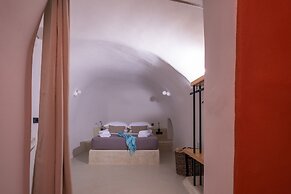 SantorOia Luxury Suites