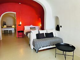 SantorOia Luxury Suites