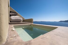 SantorOia Luxury Suites