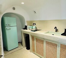 SantorOia Luxury Suites