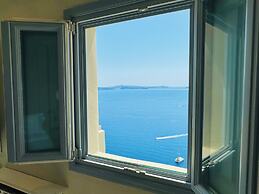 SantorOia Luxury Suites