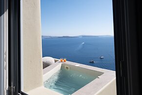 SantorOia Luxury Suites