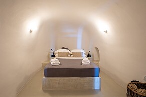 SantorOia Luxury Suites