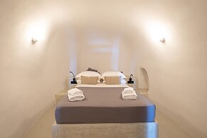 SantorOia Luxury Suites