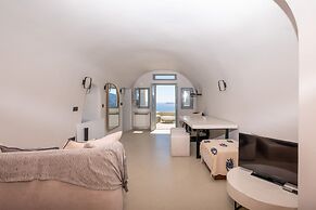 SantorOia Luxury Suites
